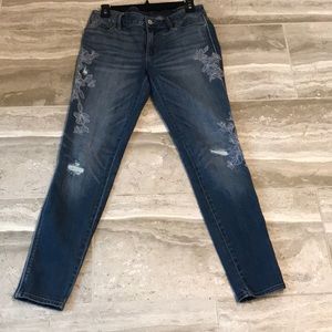 WHBM Denim with floral appliqués Skinny 6